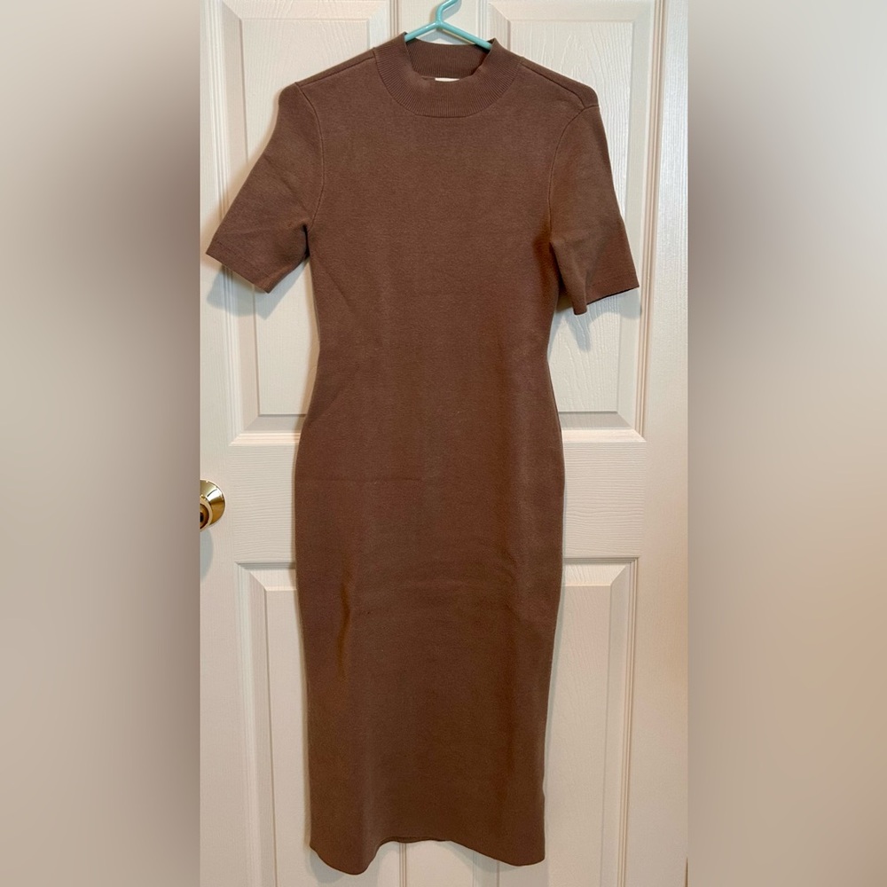 Abercrombie & Fitch Brown Short-Sleeve Midi Knit Dress